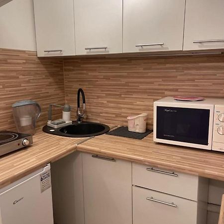 Maly Apartament Z Kuchnia I Lazienka Apartamento Estetino Exterior foto