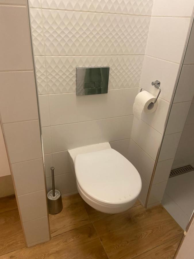 Maly Apartament Z Kuchnia I Lazienka Apartamento Estetino Exterior foto