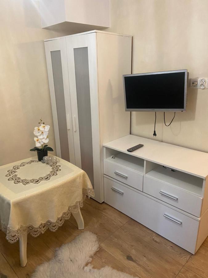 Maly Apartament Z Kuchnia I Lazienka Apartamento Estetino Exterior foto